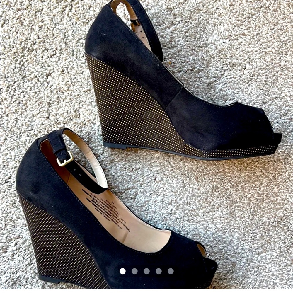 Mossimo Sara peep toe ankle strap wedge
